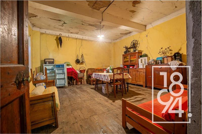 Maison - 300 m² - 4 pièces