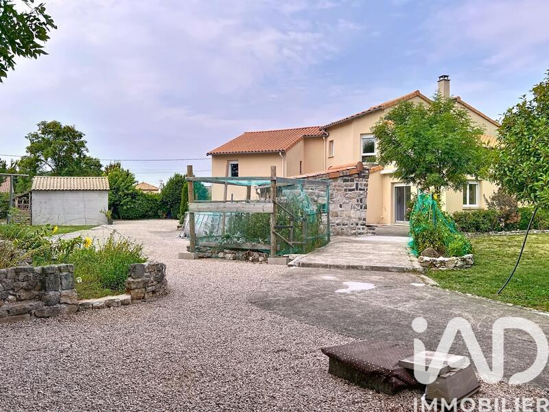 Maison - 165 m² - 8 pièces