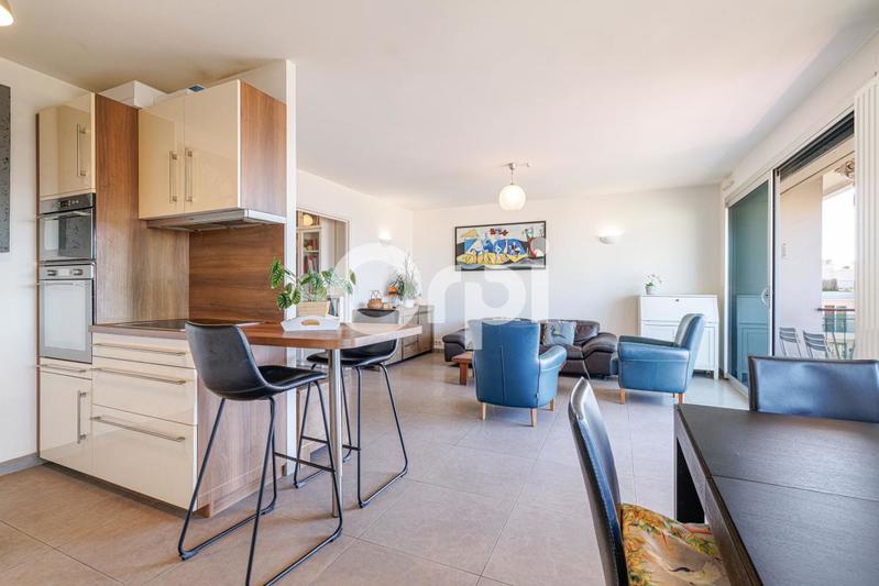 Appartement - 99 m² - 5 pièces