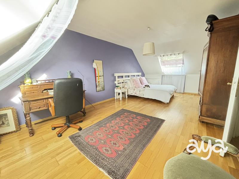 Maison traditionnelle - 156 m² - 5 pièces