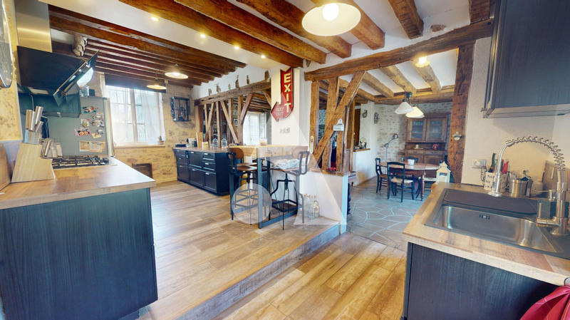 Maison - 180 m² - 6 pièces