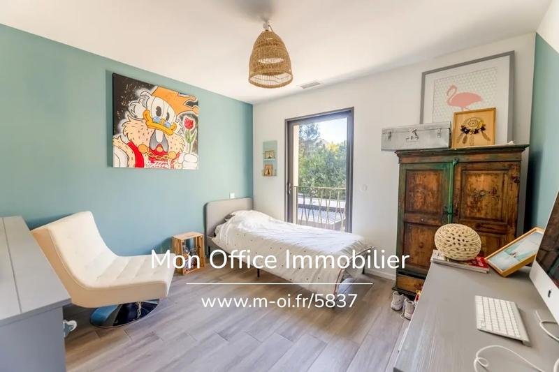 Maison - 180 m² - 5 pièces