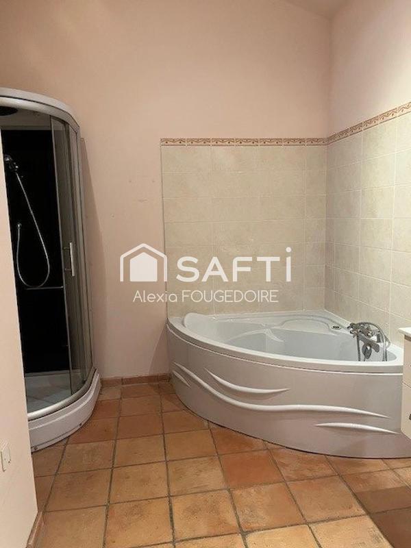 Maison - 223 m² - 9 pièces