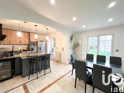 Maison - 195 m² - 7 pièces