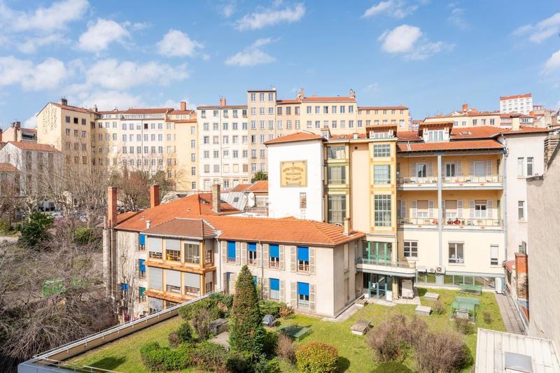 Loft - 56 m² - 2 pièces