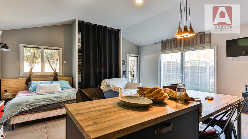 Maison - 235 m² - 8 pièces