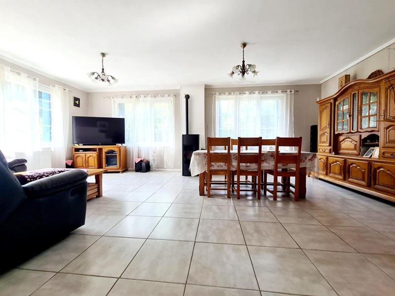 Maison - 180 m² - 7 pièces