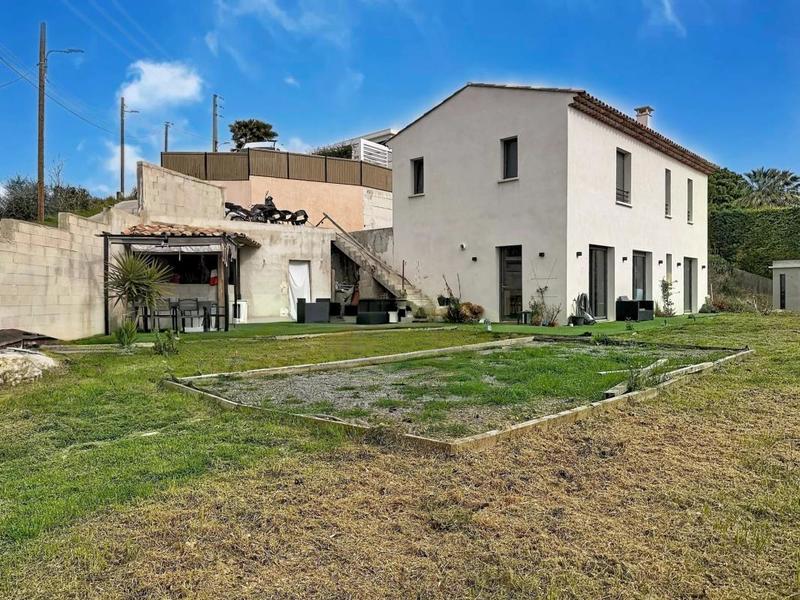 Maison - 123 m² - 5 pièces