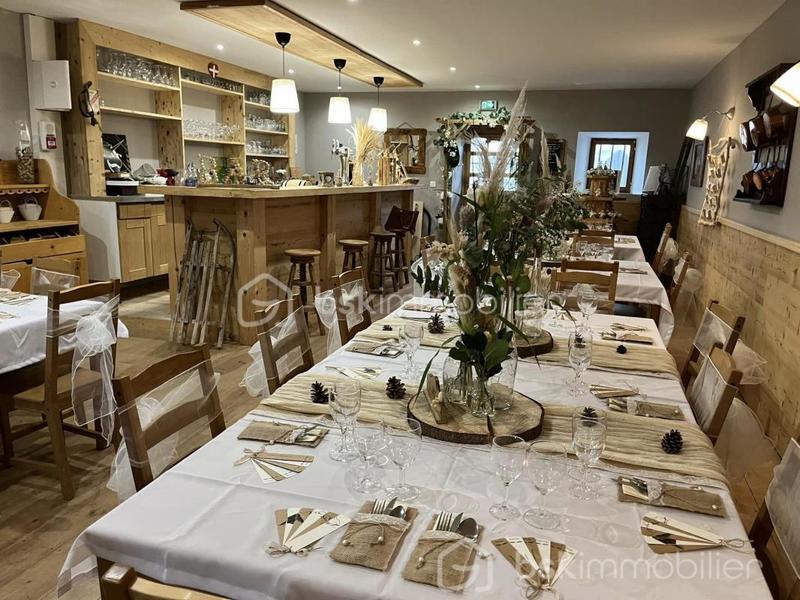 Immeuble - 885 m² - 40 pièces