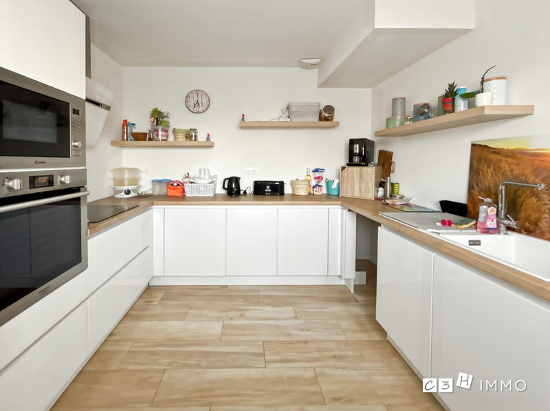 Maison - 92 m² - 5 pièces