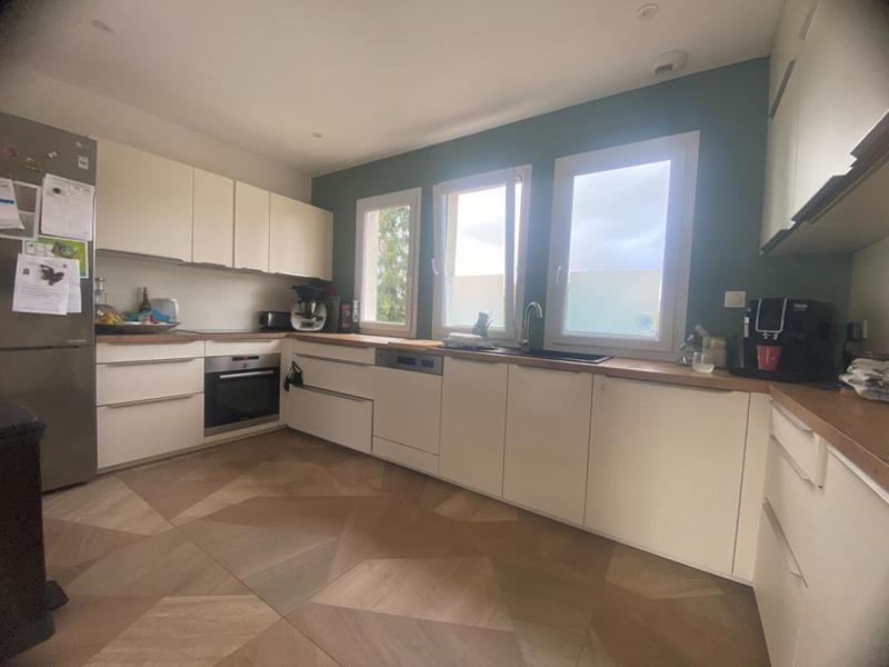 Maison - 202 m² - 7 pièces