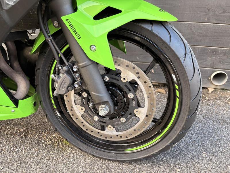Kawasaki Ninja 500 se