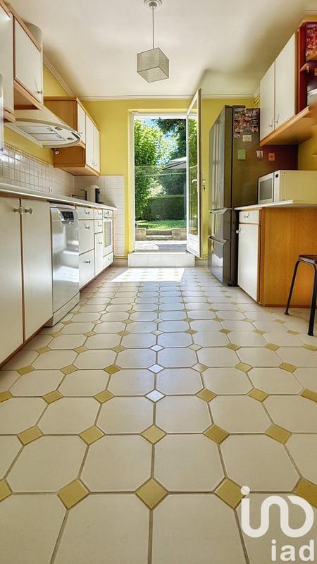 Maison - 196 m² - 7 pièces