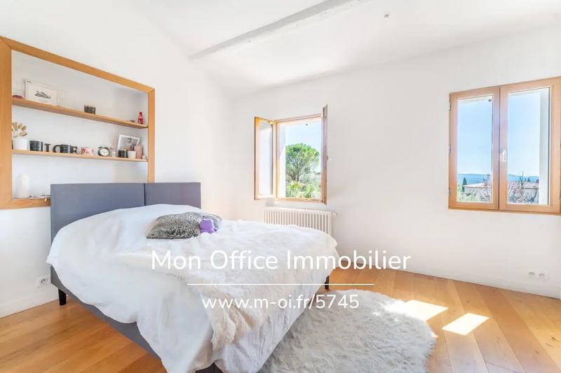 Mas - 302 m² - 9 pièces