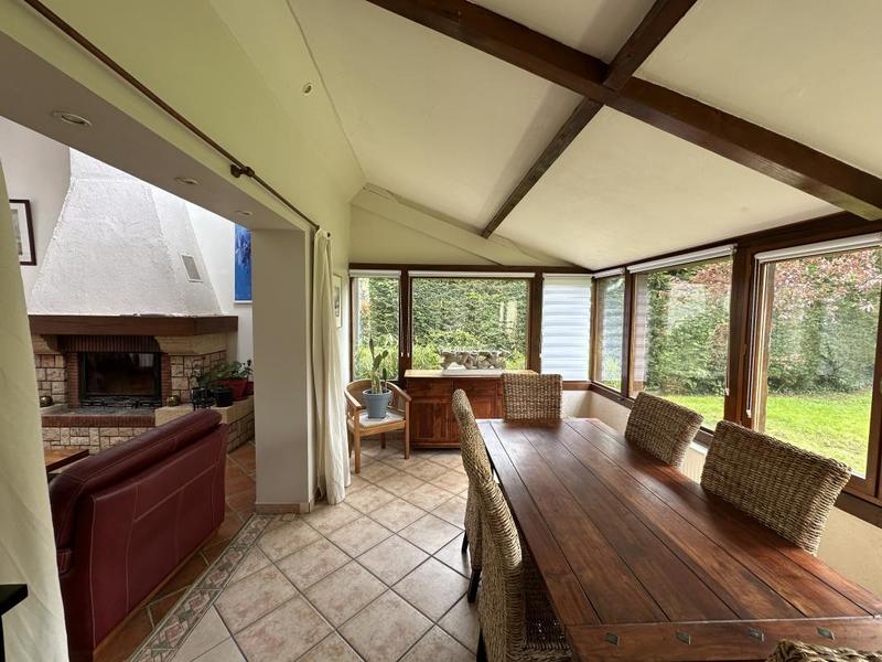 Pavillon - 200 m² - 7 pièces