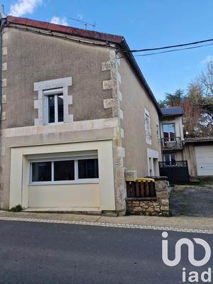 Maison - 242 m² - 9 pièces