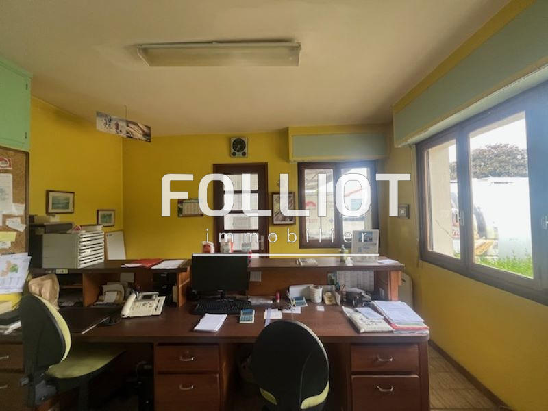 Local d'activité / Entrepôt - 441 m²