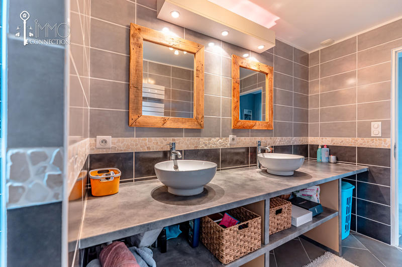 Villa - 167 m² - 6 pièces