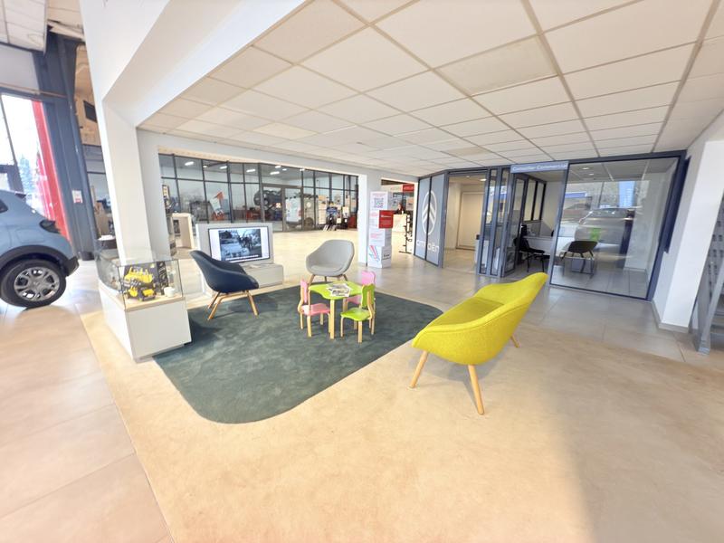 Local commercial - 2 654 m² - 10 pièces