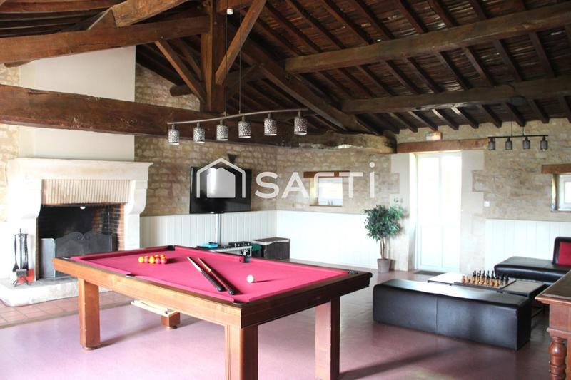 Maison - 296 m² - 11 pièces