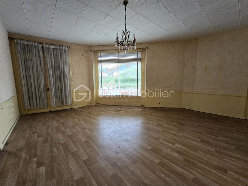 Maison - 400 m² - 6 pièces