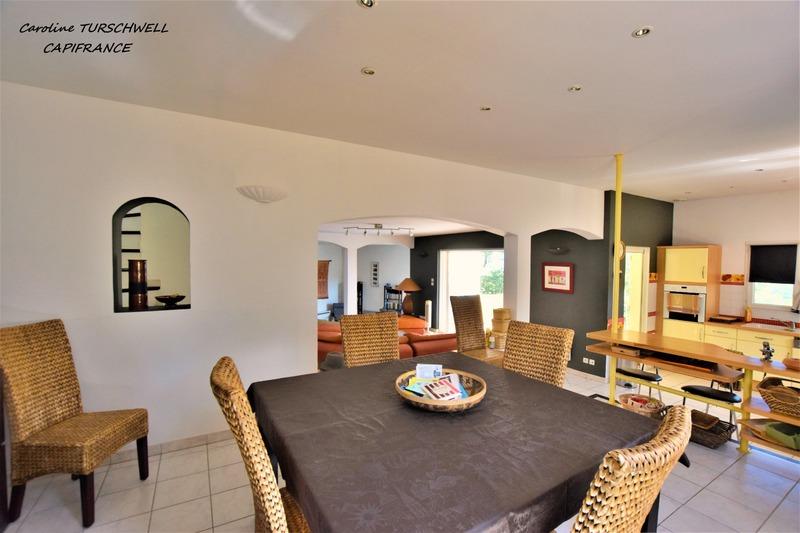 Villa - 197 m² - 7 pièces