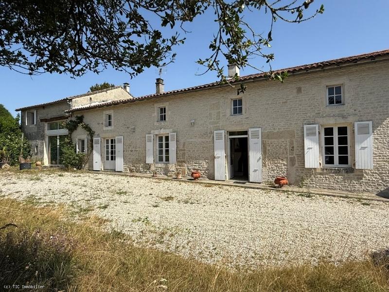 Maison de village - 161 m² - 7 pièces