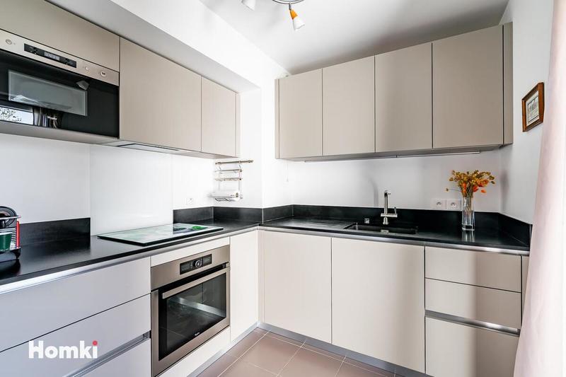 Appartement - 98 m² - 5 pièces