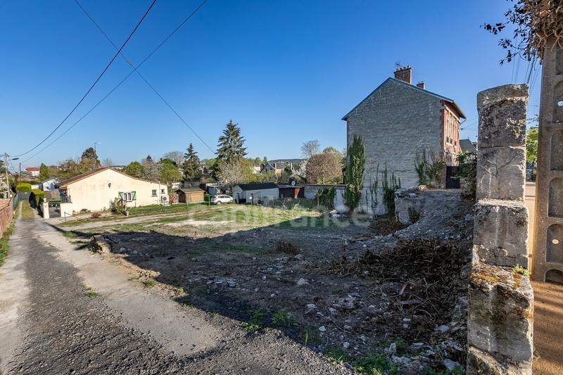 Terrain constructible - 850 m²