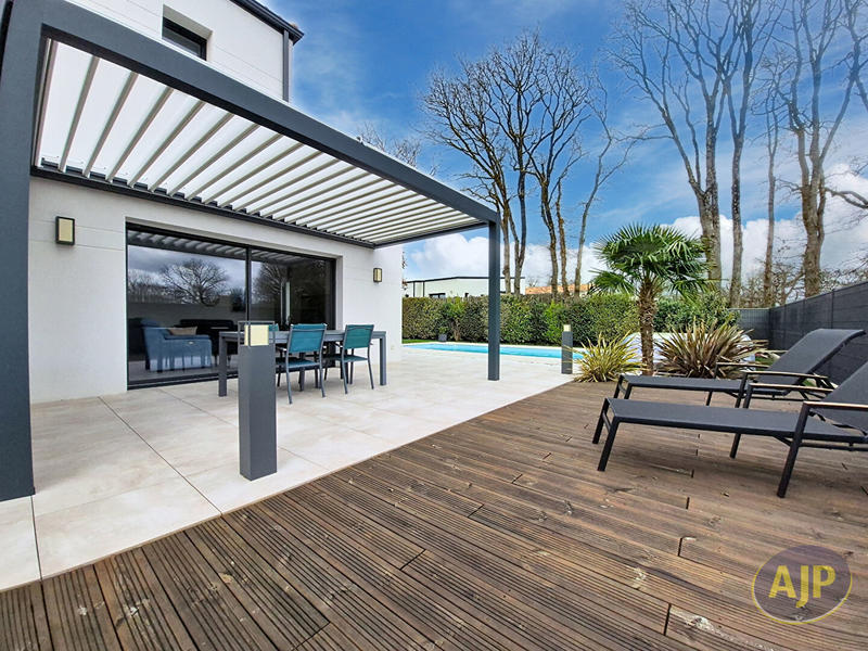 Maison - 142 m² - 6 pièces