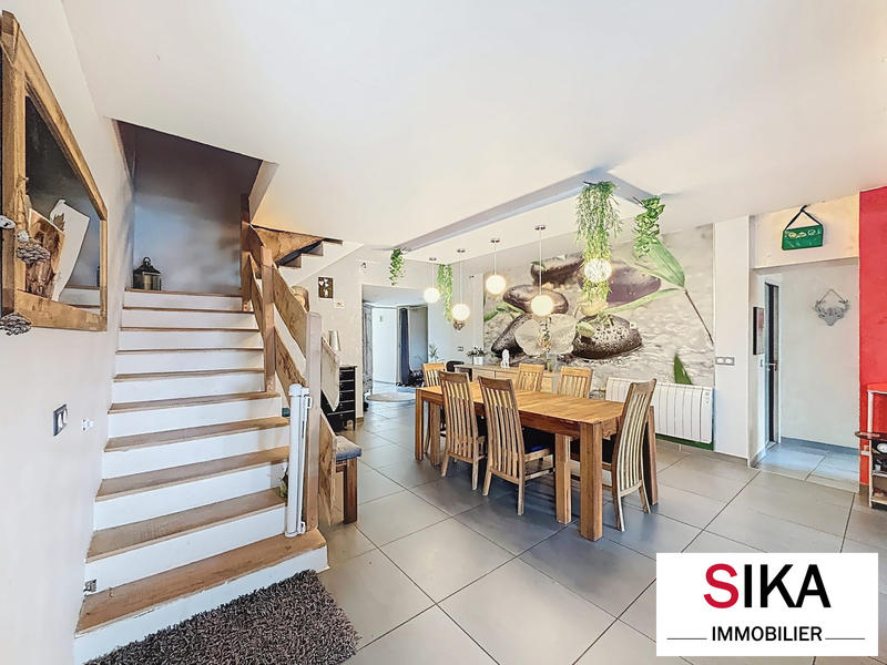 Maison - 194 m² - 5 pièces