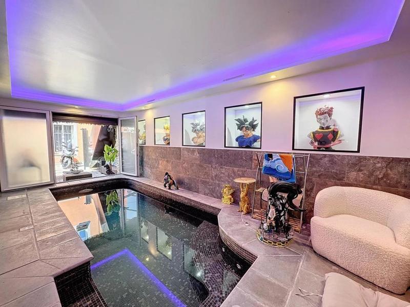 Villa - 230 m² - 10 pièces