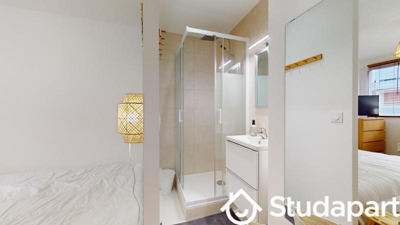 Chambre - 9 m² - 1 pièce