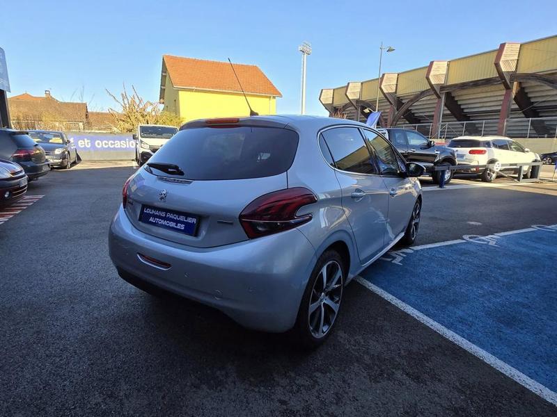 Peugeot 208 1.6 BlueHdi Féline