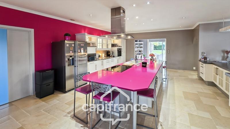 Maison - 428 m² - 8 pièces