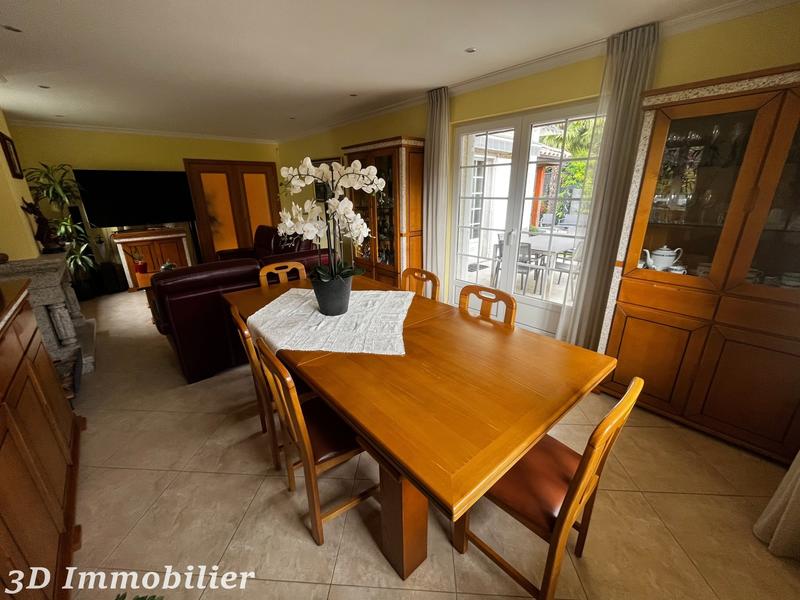 Maison - 255 m² - 7 pièces