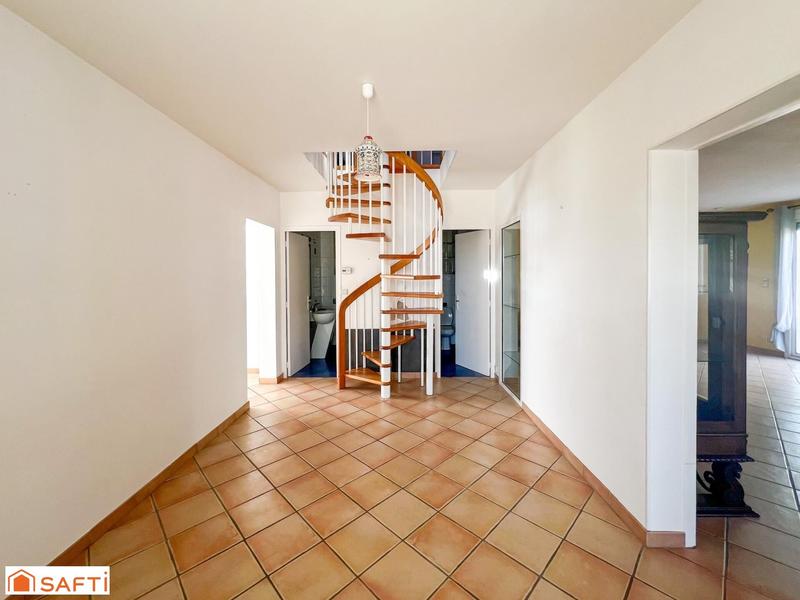 Maison - 200 m² - 7 pièces