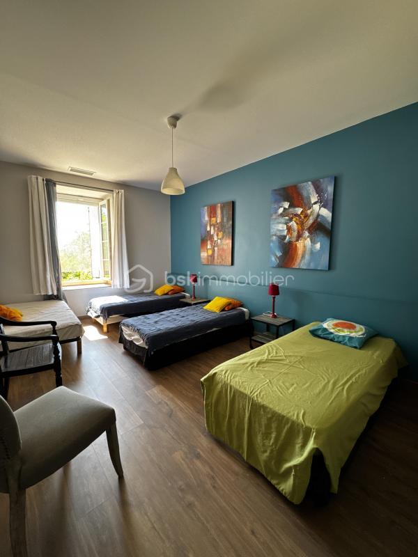 Maison en pierre - 208 m² - 7 pièces