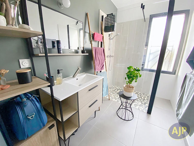 Maison - 85 m² - 3 pièces