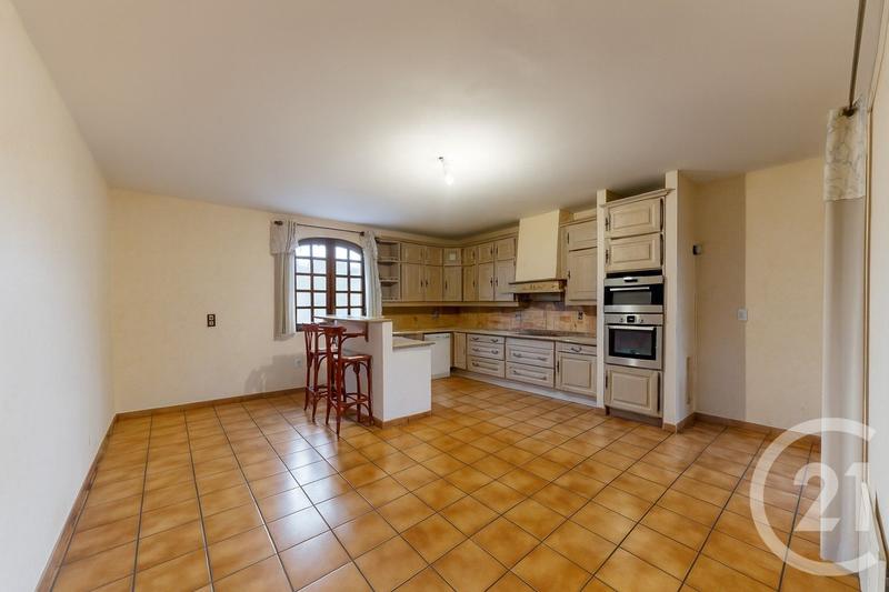 Maison - 248 m² - 7 pièces