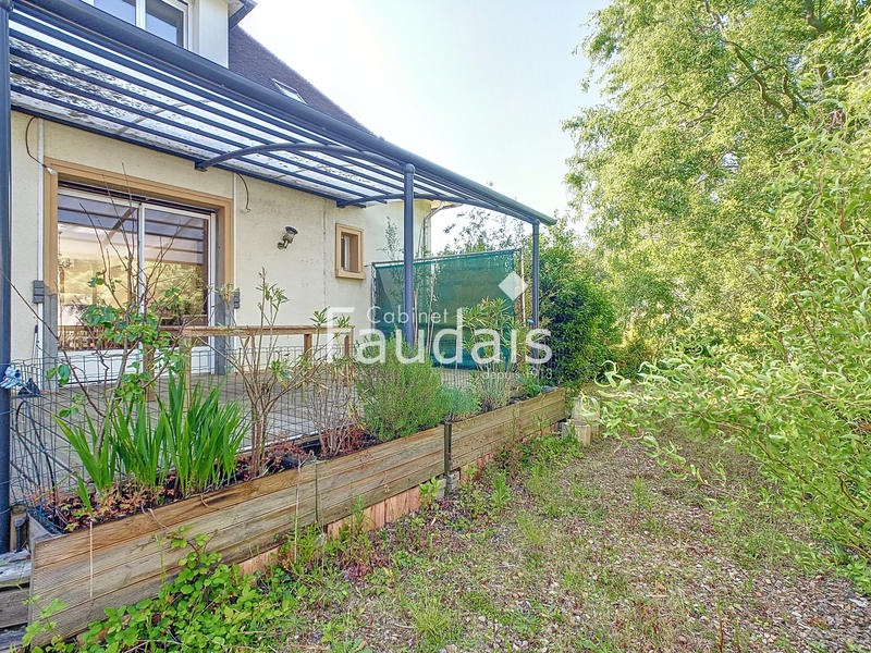 Maison - 178 m² - 9 pièces