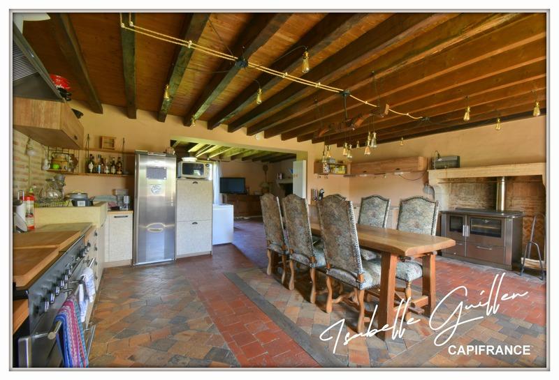 Maison - 262 m² - 7 pièces