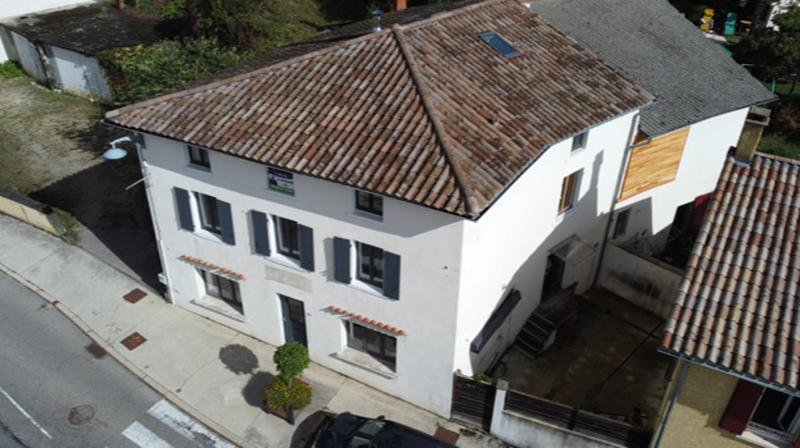 Maison - 220 m² - 6 pièces