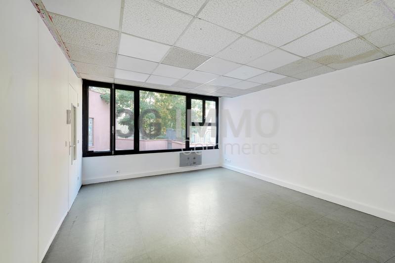 Local commercial - 303 m² - 10 pièces