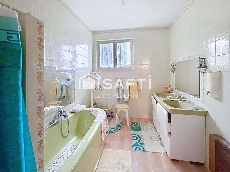 Maison - 181 m² - 5 pièces