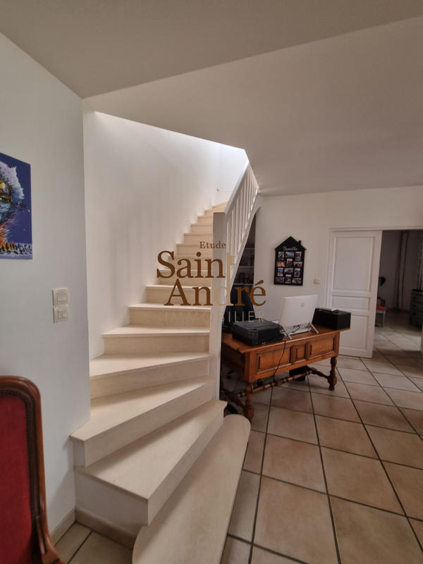 Maison - 294 m² - 8 pièces