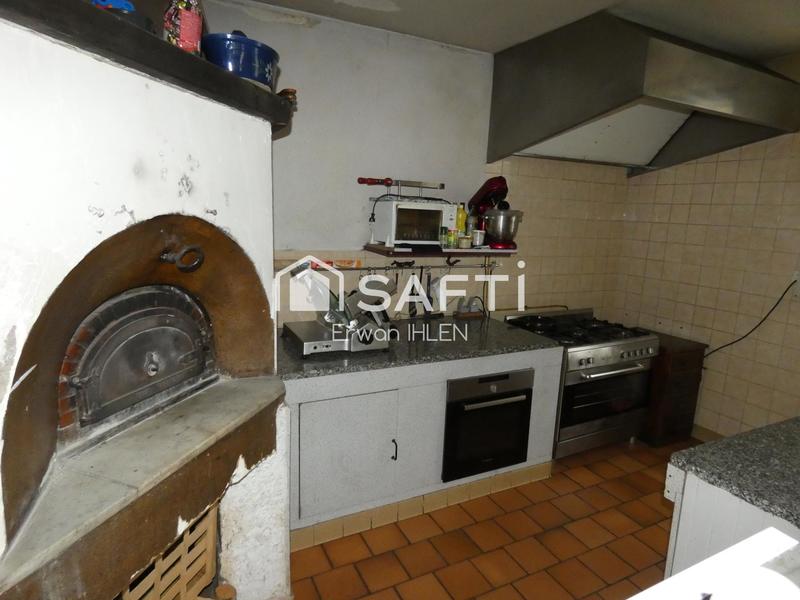 Maison - 327 m² - 6 pièces