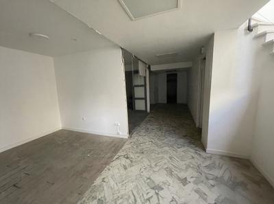 Local commercial - 182 m²