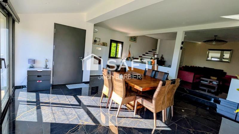 Villa - 143 m² - 5 pièces