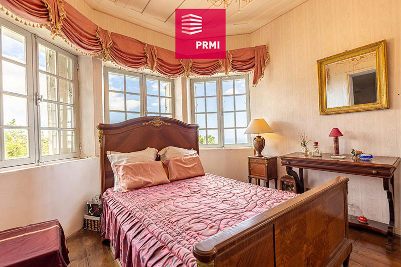 Maison - 400 m² - 8 pièces